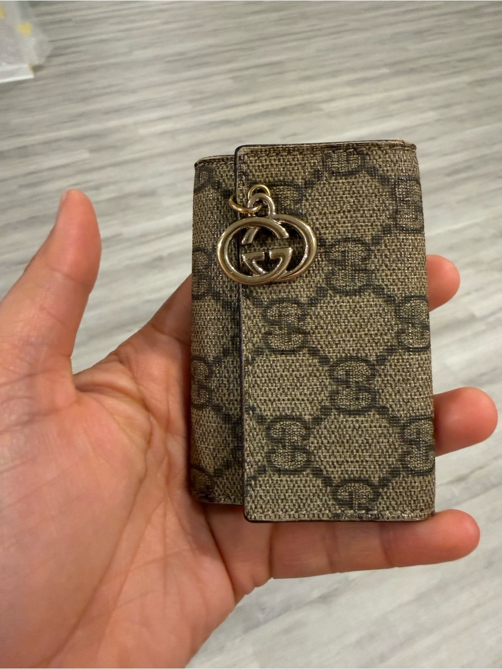 Authentic Gucci GG Supreme 6-Key Holder Wallet